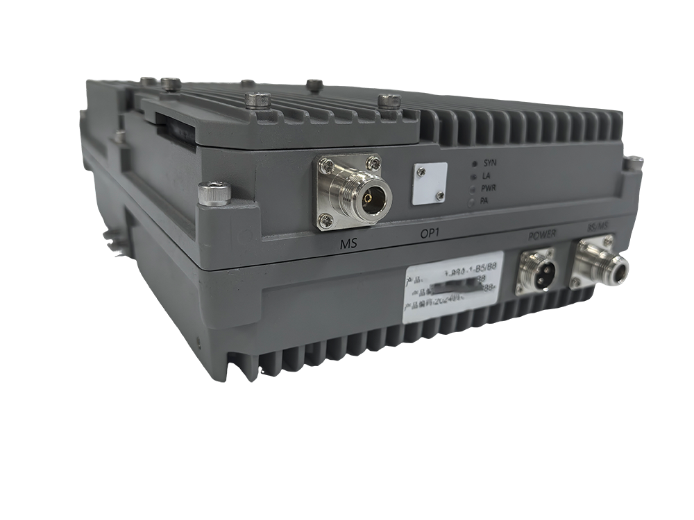  博乐三频手机信号接收器2000㎡